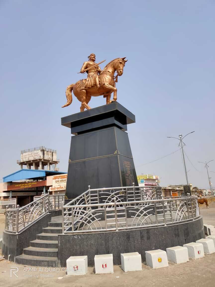 Statue